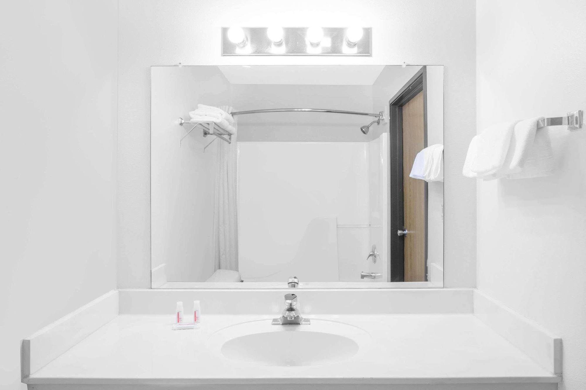 Super 8 By Wyndham Vernal Ut Экстерьер фото