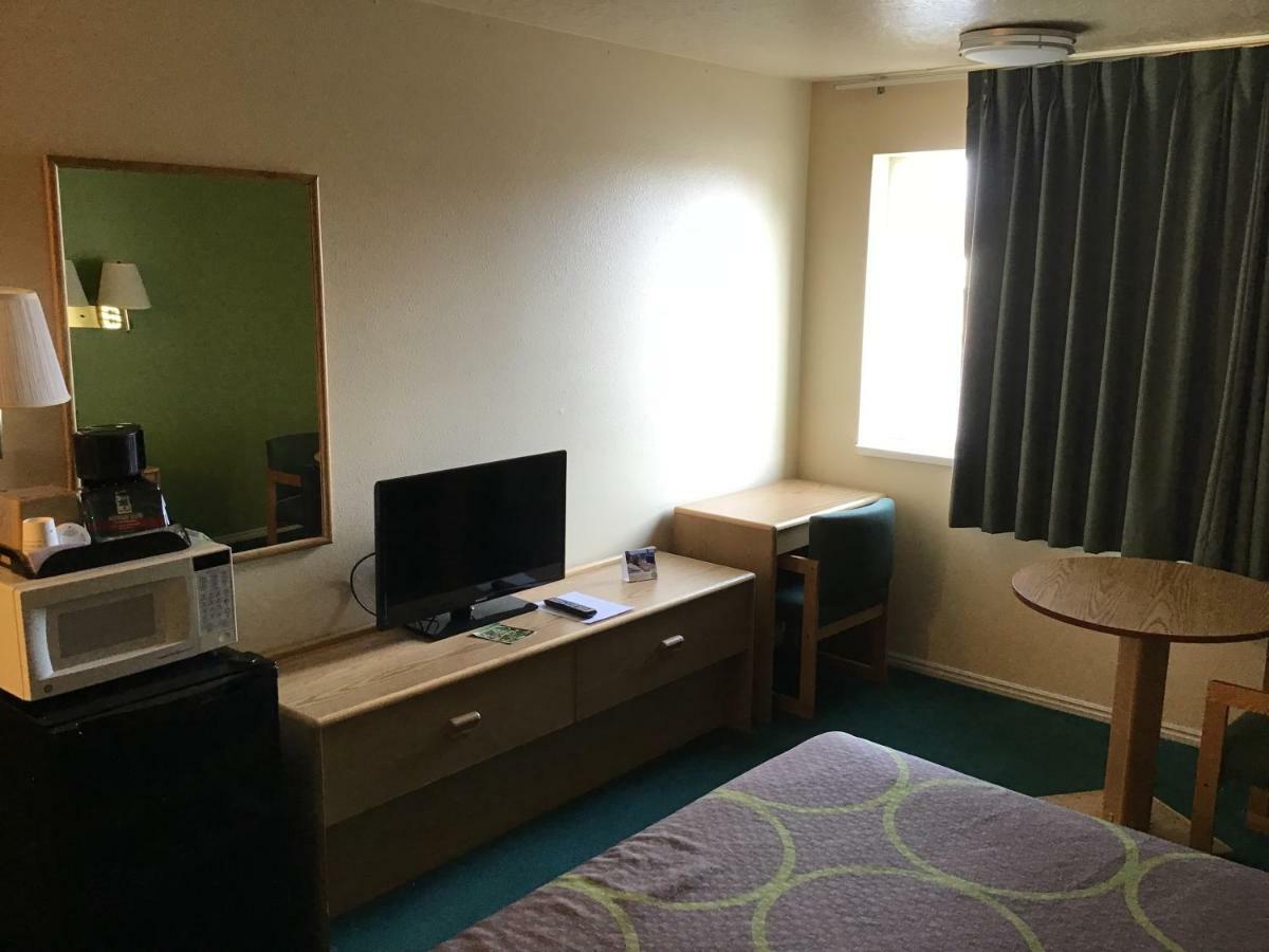 Super 8 By Wyndham Vernal Ut Экстерьер фото